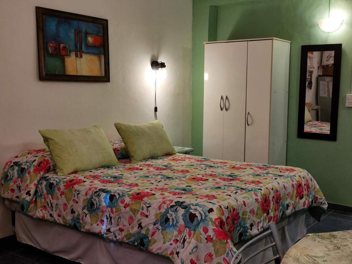 Studios La Bella Vida En Escobar Belén de Escobar المظهر الخارجي الصورة
